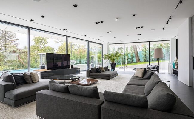 Reynaers_hifinity_minimal_luxury_interior_glass_frame_sliding_door-1536x1024